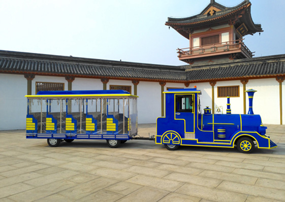 非常适应多雨气候的观光火车 非常适应多雨气候的观光火车